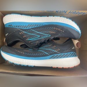 Brooks Glycerin 19 running Shoe - NEVER BEEN WORN - NEW IN BOX